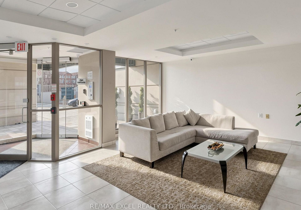 920-sheppard-avenue-w-toronto-ontario-c12942404