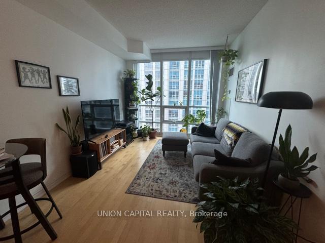 761-bay-street-toronto-ontario-c12943334