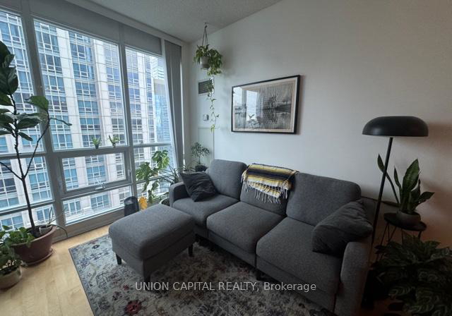 761-bay-street-toronto-ontario-c12943334