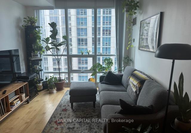 761-bay-street-toronto-ontario-c12943334