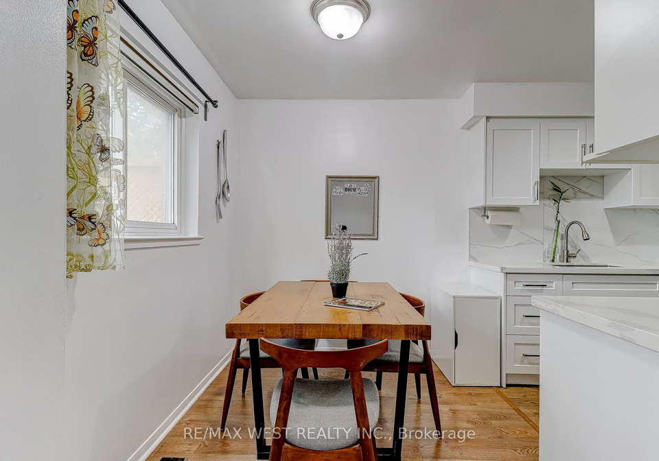 10-leith-hill-road-north-york-ontario-c12943548