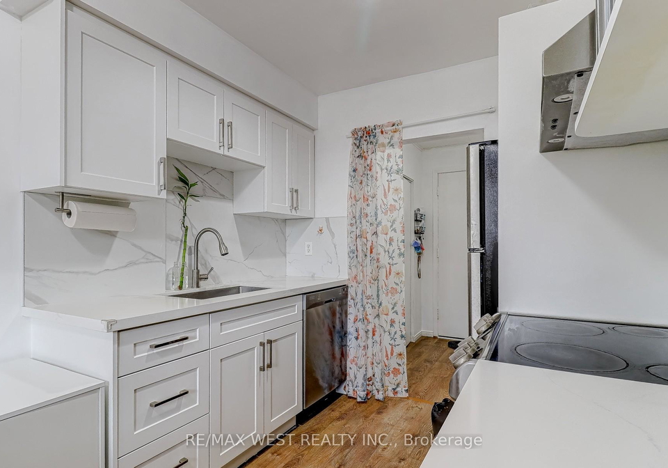 10-leith-hill-road-north-york-ontario-c12943548