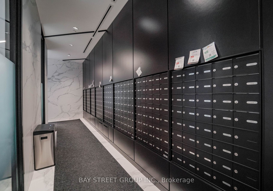 30-tretti-way-toronto-ontario-c12943616
