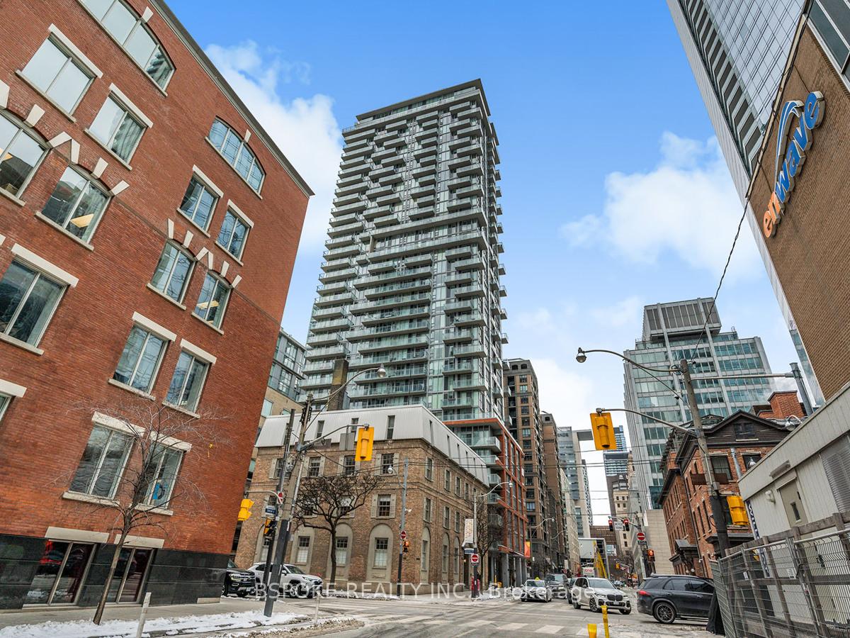 126-simcoe-street-toronto-ontario-c12943770