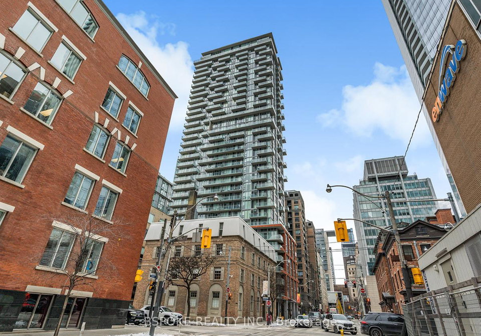 126-simcoe-street-toronto-ontario-c12943770