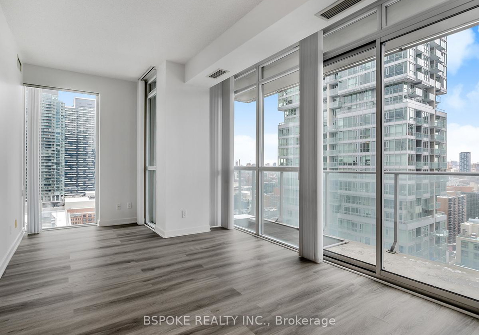 126-simcoe-street-toronto-ontario-c12943770