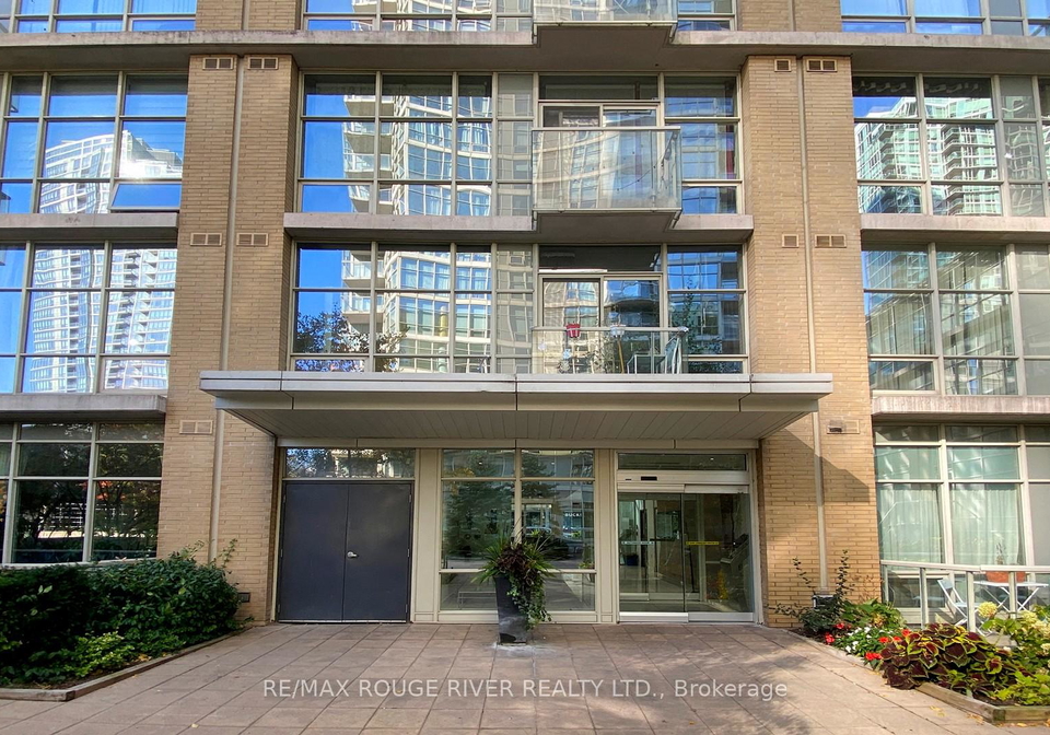 9-spadina-avenue-toronto-ontario-c12944000