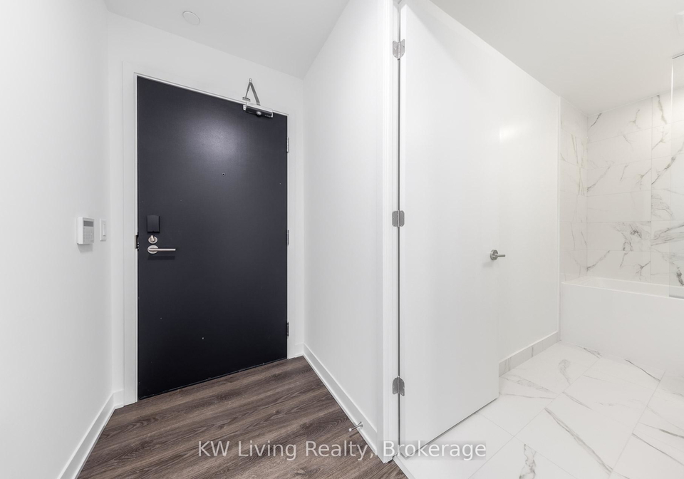 180-front-street-e-toronto-ontario-c12944016