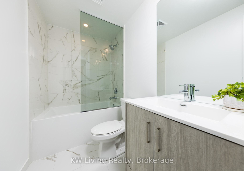 180-front-street-e-toronto-ontario-c12944016