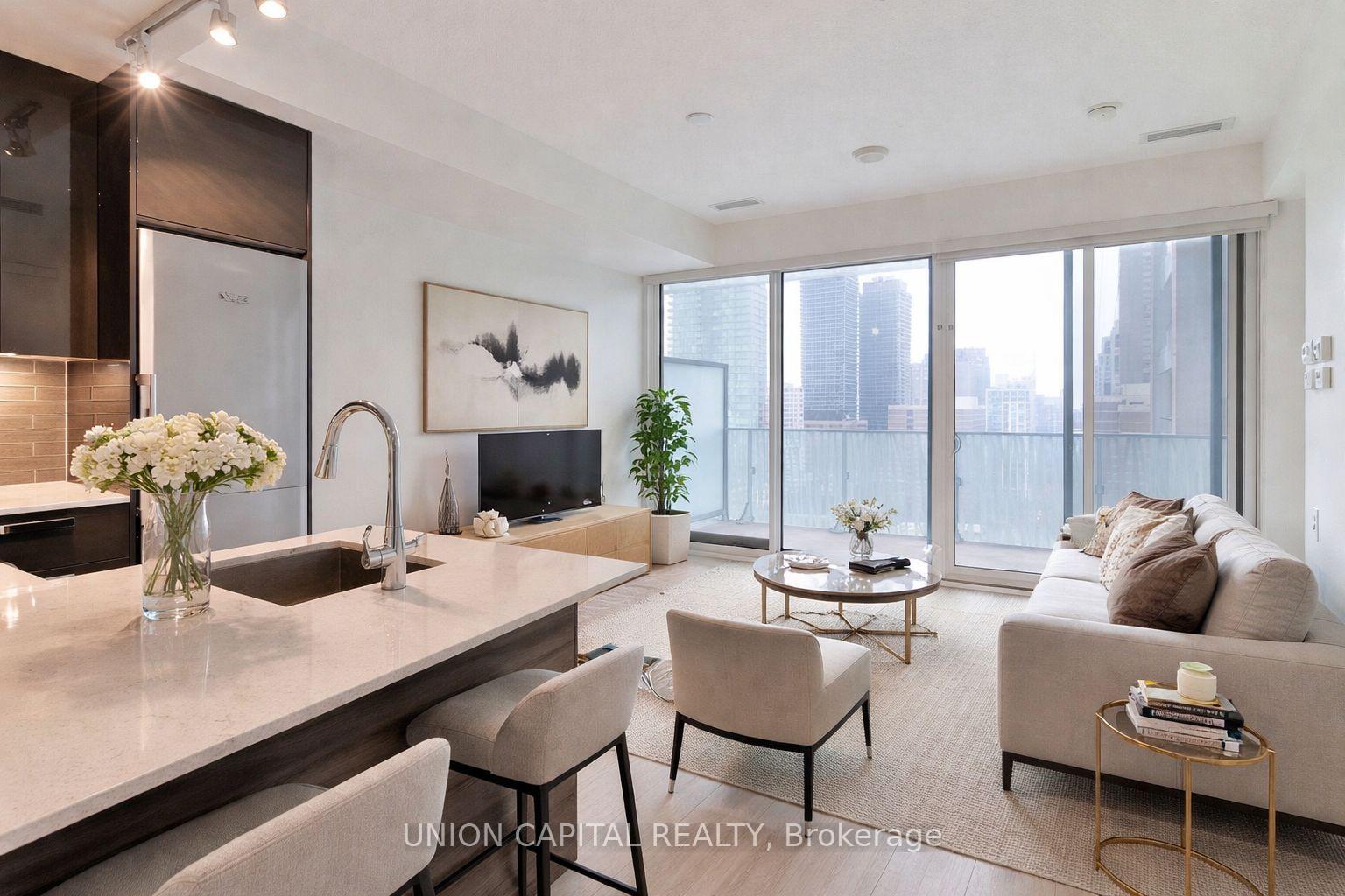 42-charles-street-e-toronto-ontario-c12944128
