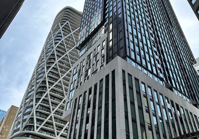 238-simcoe-street-toronto-ontario-c12944424
