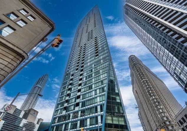 8-the-esplanade-avenue-toronto-ontario-c12944594
