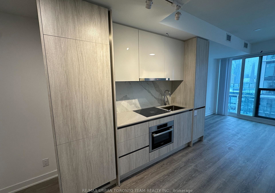 180-front-street-e-toronto-ontario-c12944826