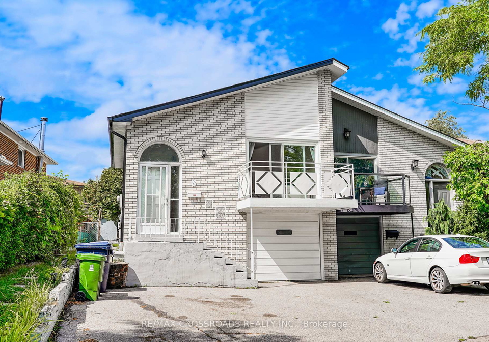 8-topaz-gate-north-york-ontario-c12944882