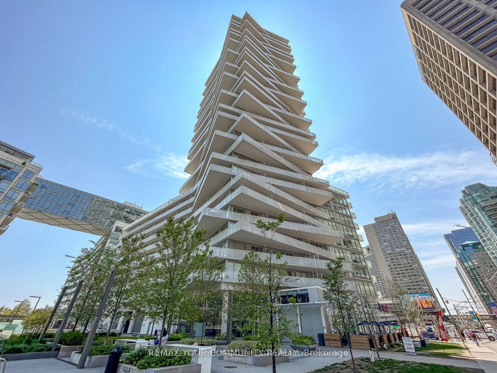 15-queens-quay-e-toronto-ontario-c12945034