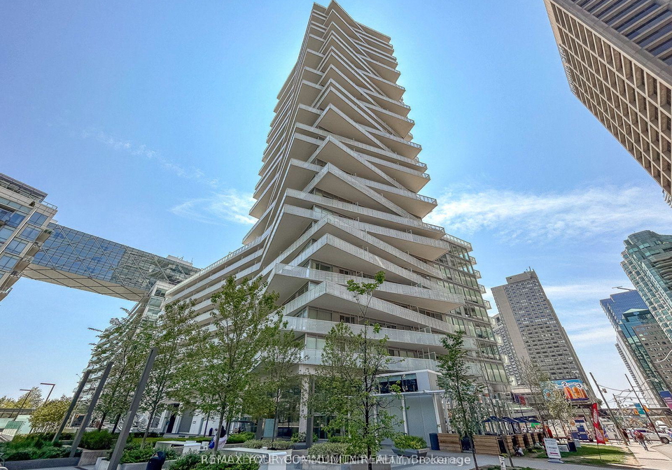 15-queens-quay-e-toronto-ontario-c12945034