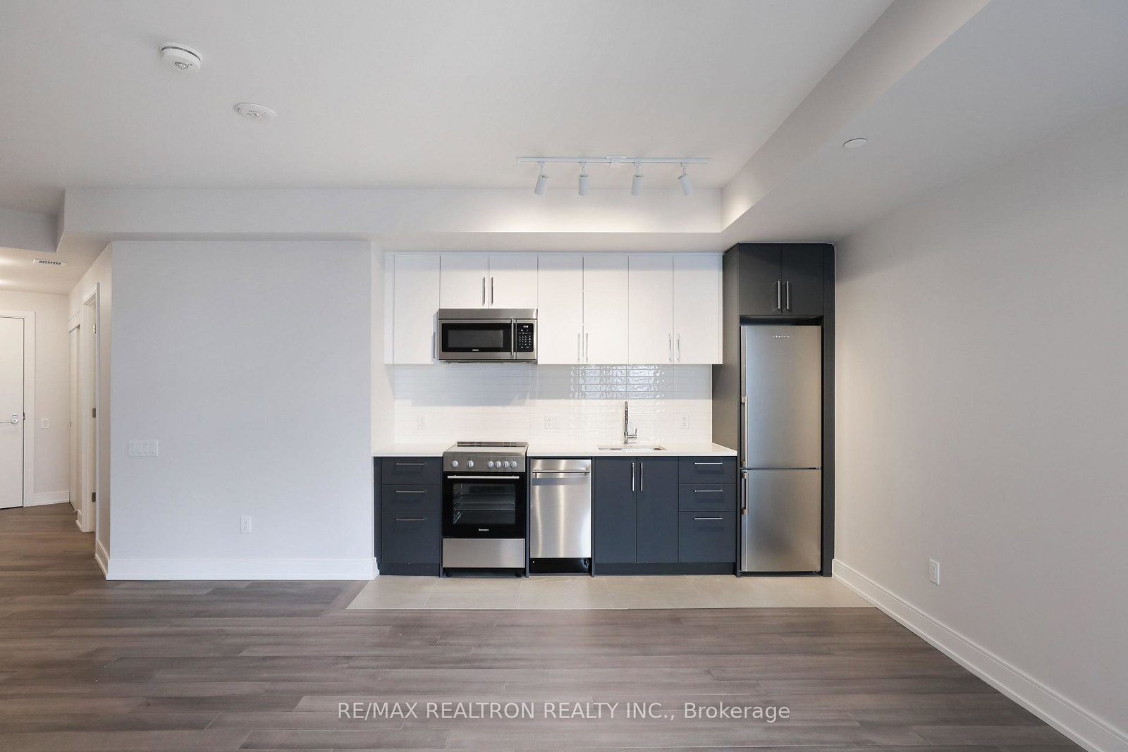 2525-bathurst-street-toronto-ontario-c12945036
