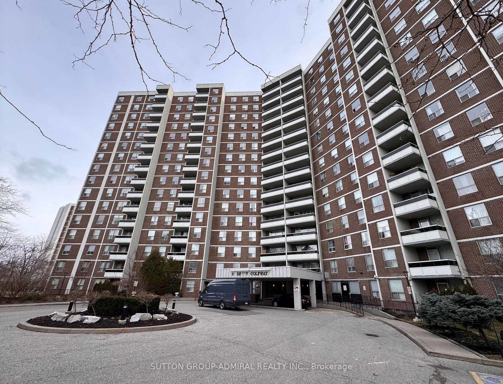 5-shady-golfway-avenue-east-york-ontario-c12945206