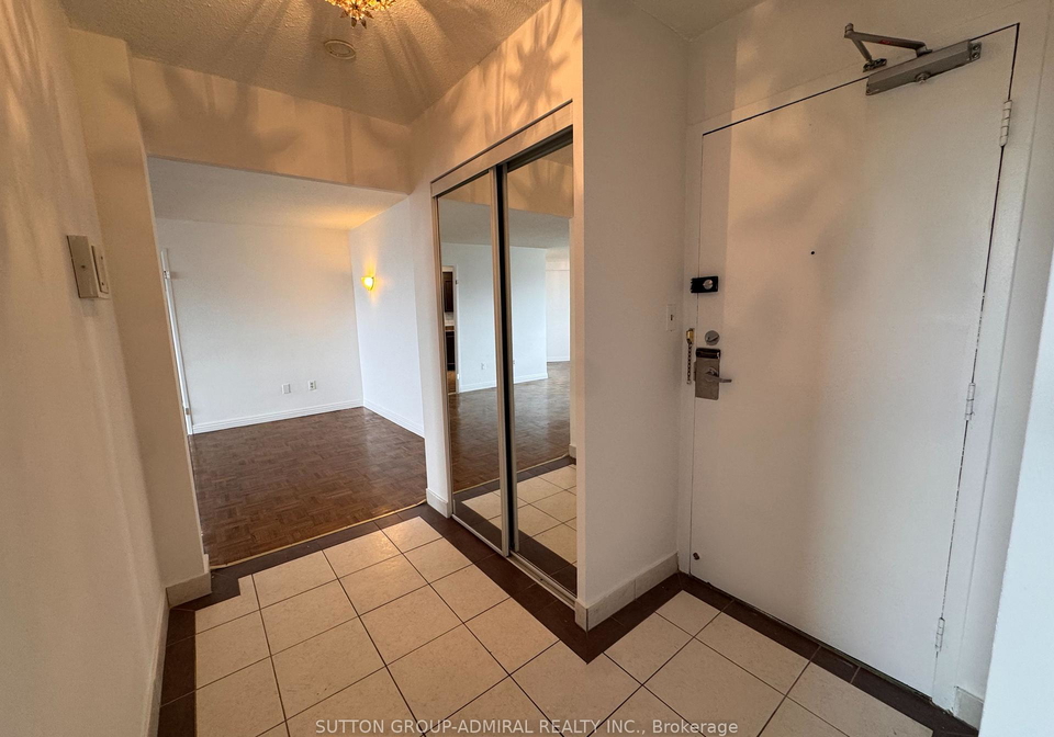 5-shady-golfway-avenue-east-york-ontario-c12945206