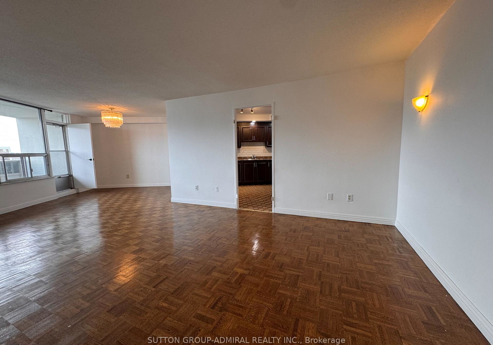 5-shady-golfway-avenue-east-york-ontario-c12945206