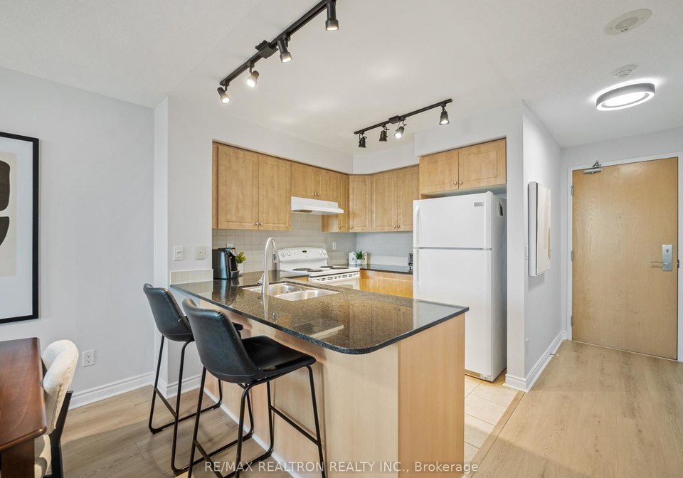 503-beecroft-road-toronto-ontario-c12946152