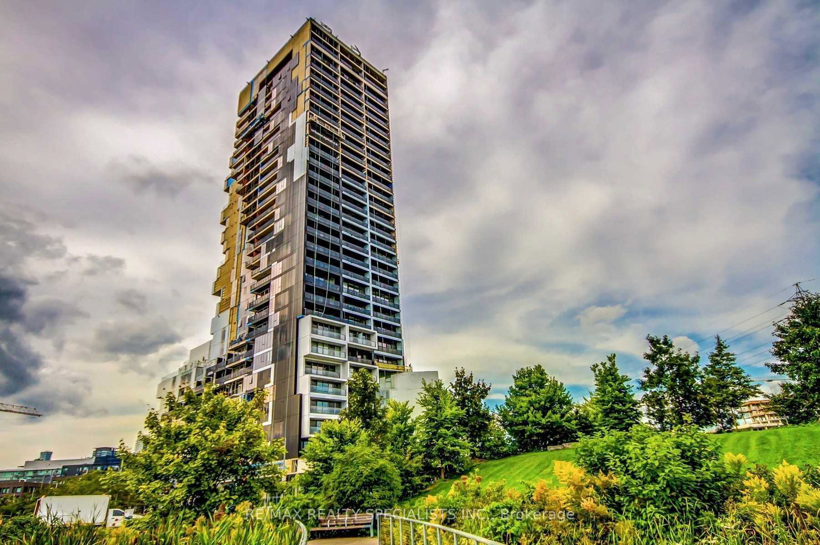 170-bayview-avenue-toronto-ontario-c12946182