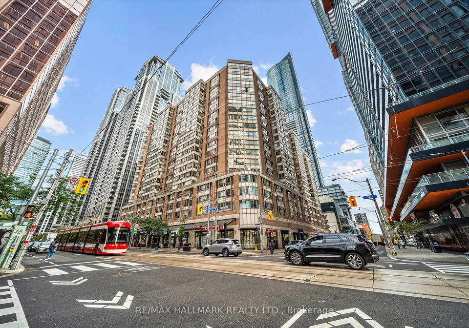 717-bay-street-toronto-ontario-c12946500