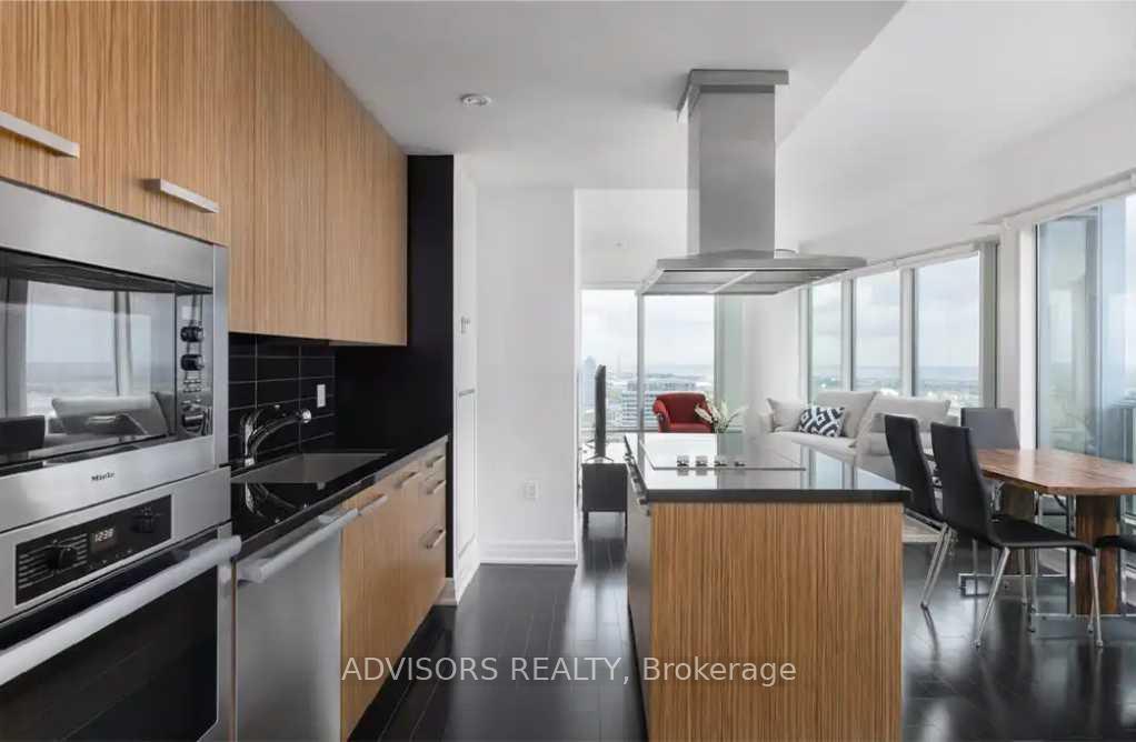 8-the-esplanade-avenue-toronto-ontario-c12947014