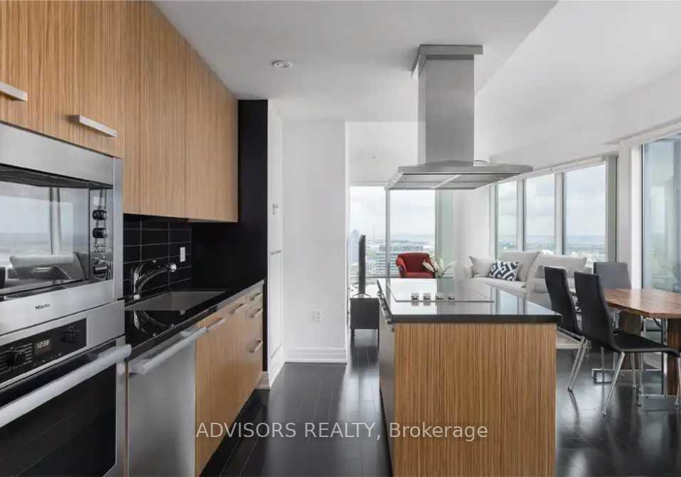 8-the-esplanade-avenue-toronto-ontario-c12947014