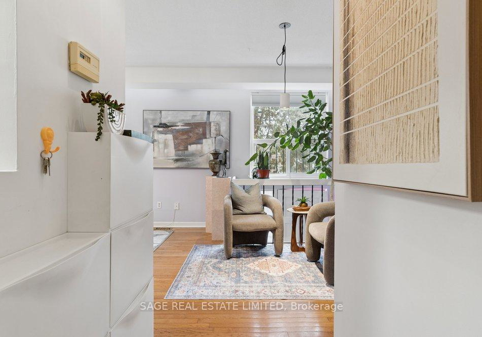 350-gerrard-street-e-toronto-ontario-c12947108