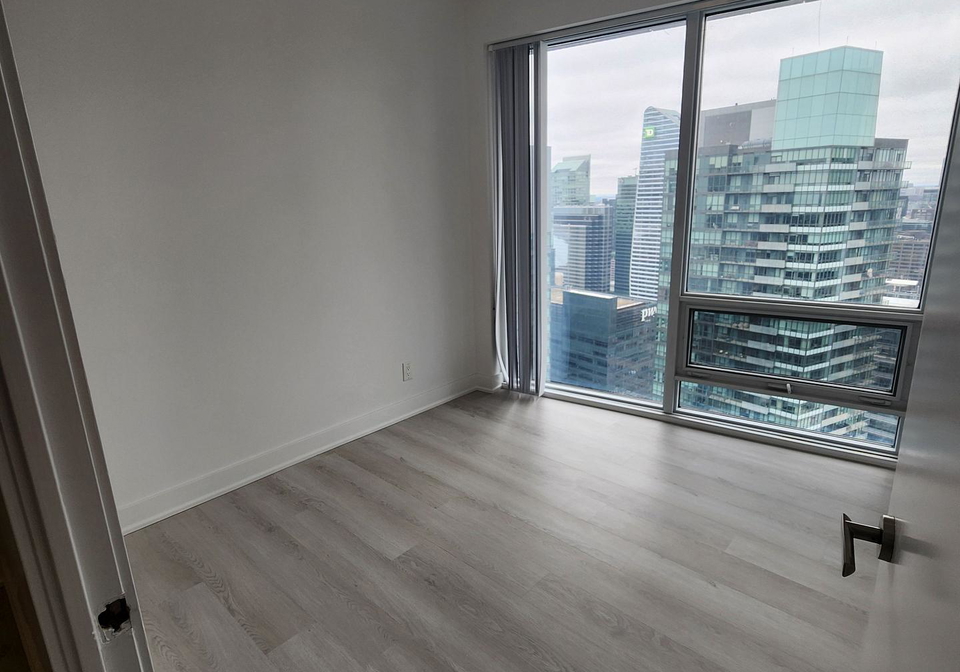 100-harbour-street-toronto-ontario-c12947126