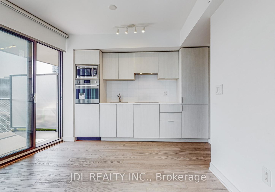 11-wellesley-street-w-toronto-ontario-c12947332