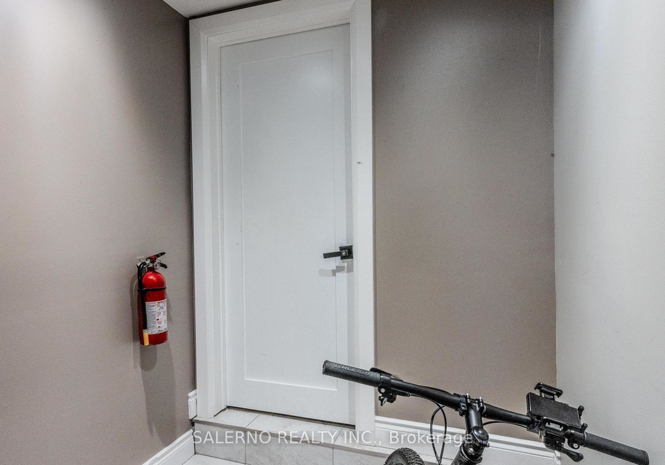 756-dundas-street-w-toronto-ontario-c12947370