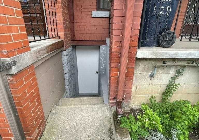 129-wolseley-street-toronto-ontario-c12947412
