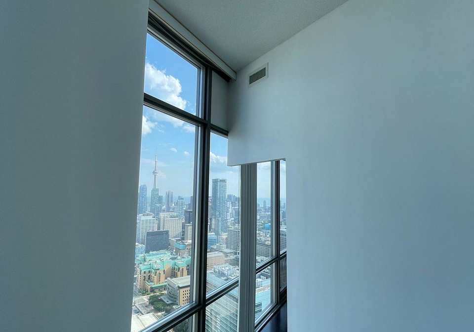 832-bay-street-toronto-ontario-c12947460