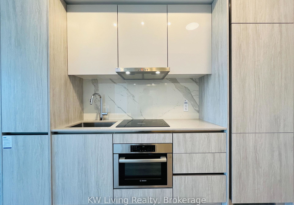 180-front-street-e-toronto-ontario-c12947848