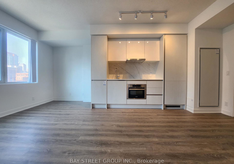 180-front-street-e-toronto-ontario-c12948290