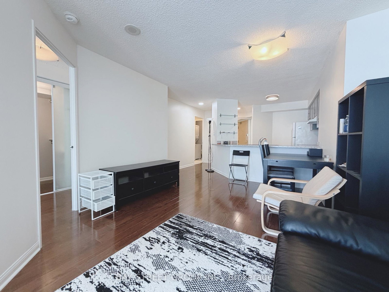 24-wellesley-street-w-toronto-ontario-c12948580