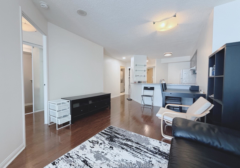 24-wellesley-street-w-toronto-ontario-c12948580