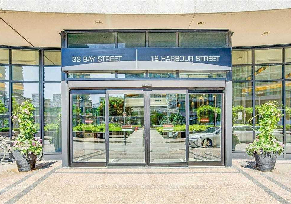 33-bay-street-toronto-ontario-c12948698