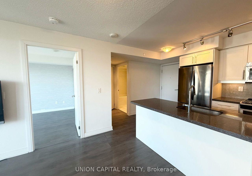 525-adelaide-street-w-toronto-ontario-c12948744