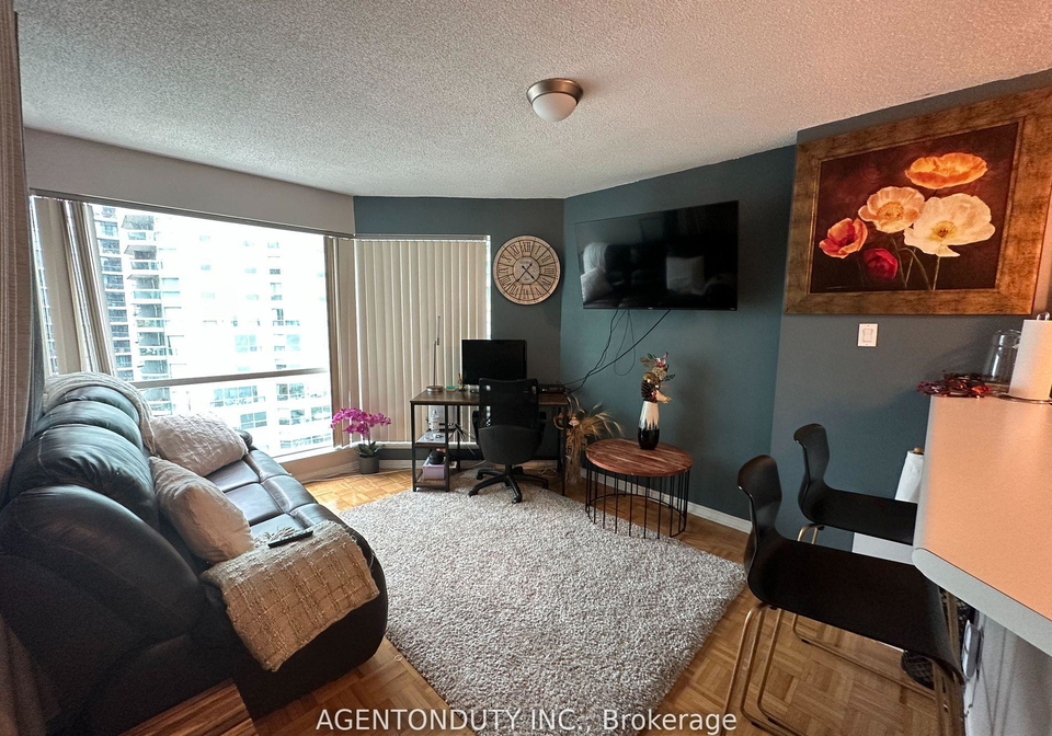 10-queens-quay-w-toronto-ontario-c12949248