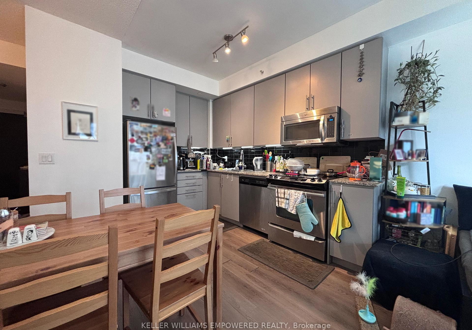 60-berwick-avenue-toronto-ontario-c12949362