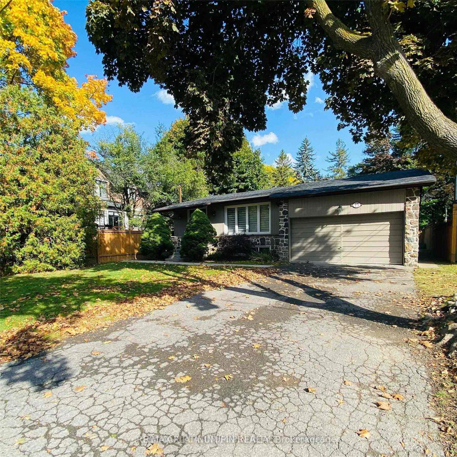 15-whitelock-crescent-north-york-ontario-c12949840