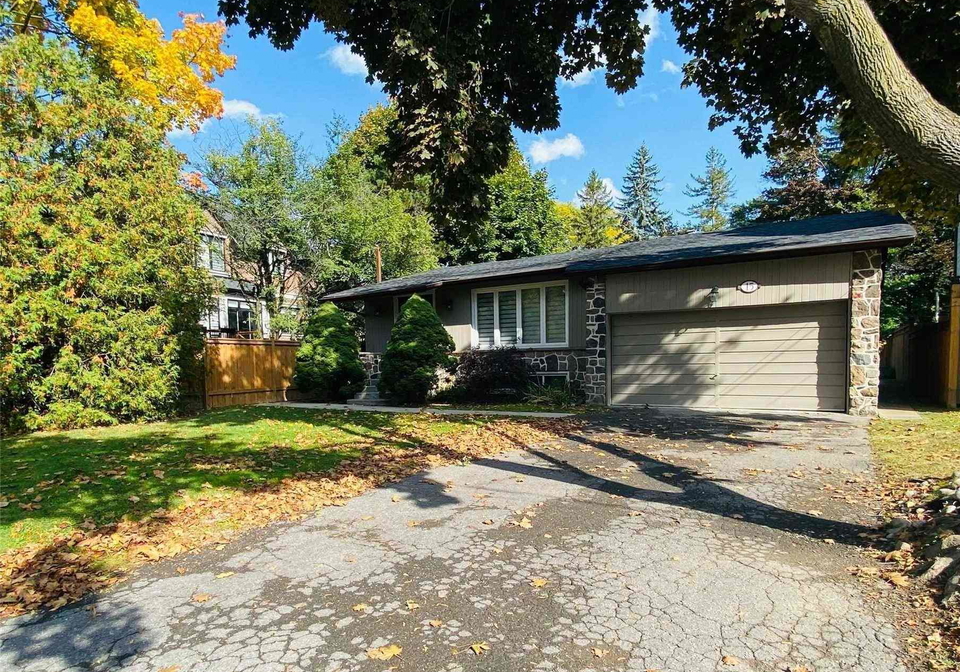 15-whitelock-crescent-north-york-ontario-c12949840