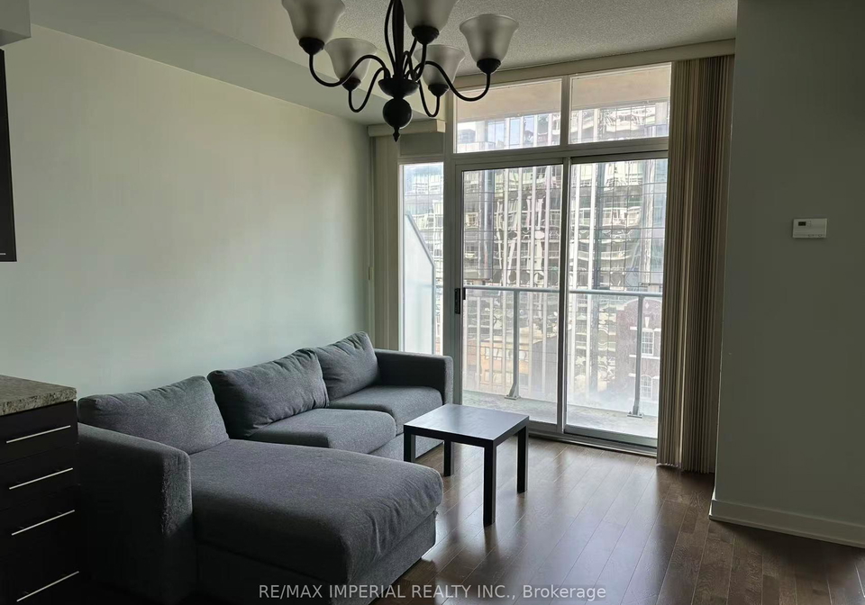 21-nelson-street-toronto-ontario-c12950406