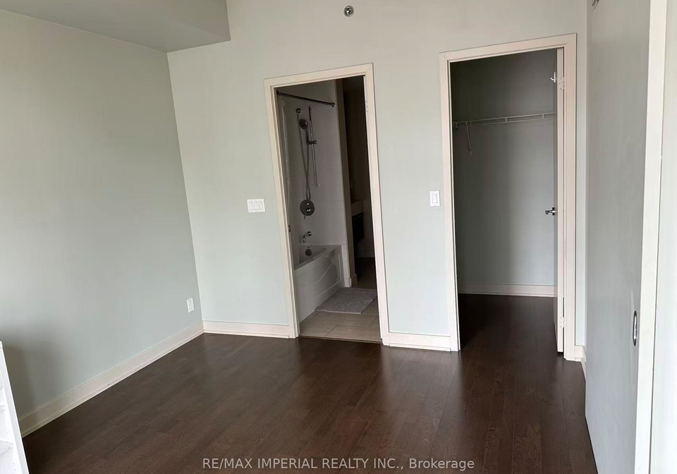 21-nelson-street-toronto-ontario-c12950406