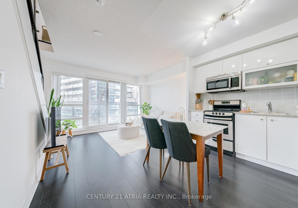 2015-sheppard-avenue-e-north-york-ontario-c12951030