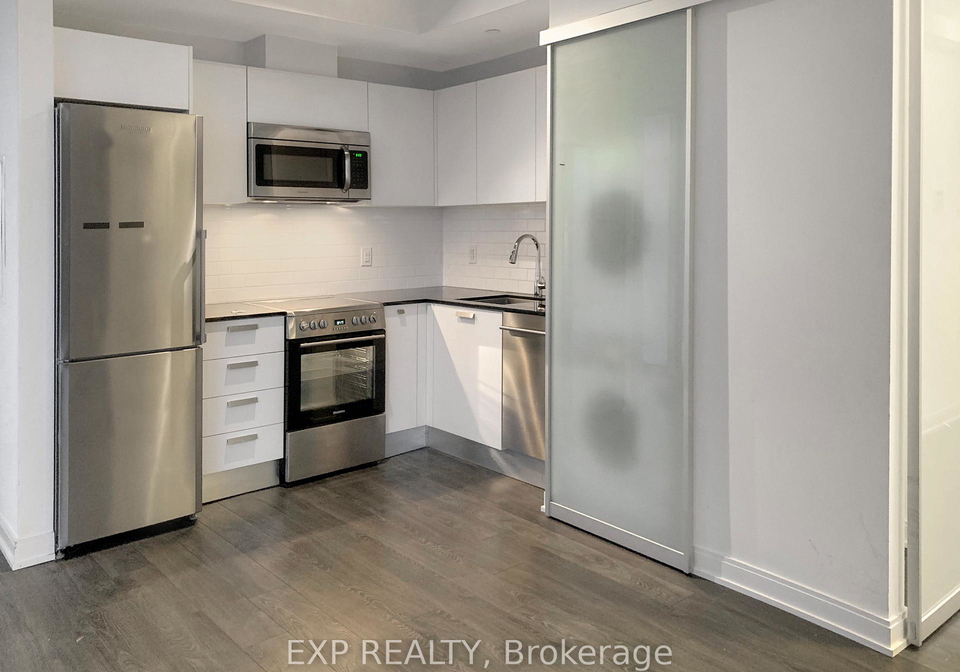 42-charles-street-e-toronto-ontario-c12951194