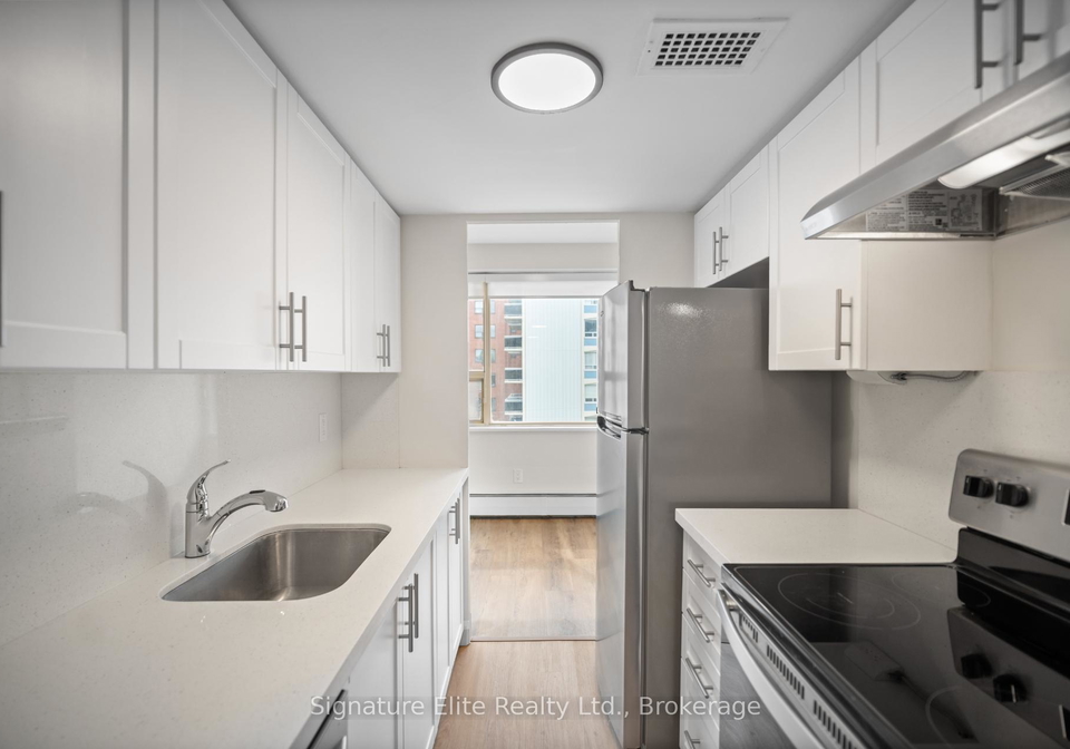 250-st-clair-avenue-w-toronto-ontario-c12952014